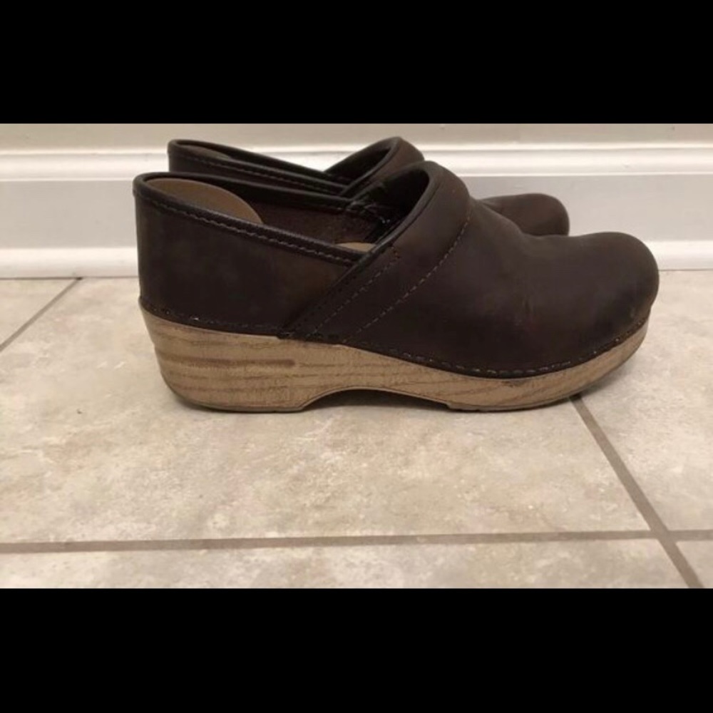 Women’s Dansko Shoes